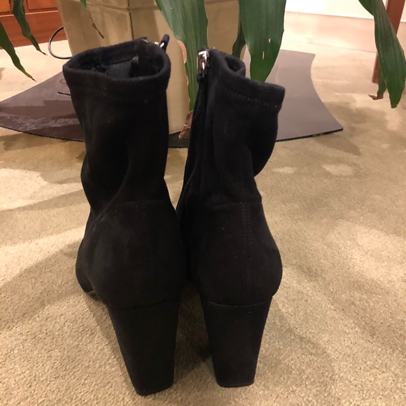 Steve Madden Elory Black Booties - Picture 8 of 8